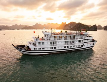 Cozy Bay Grand Cruise