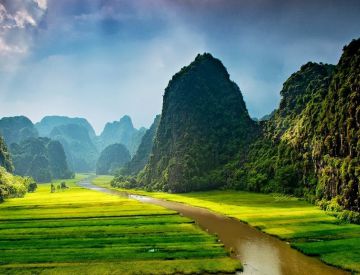 Hoa Lu Citadel & Tam Coc Boat Trip