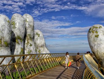 BaNa Hill & Golden Bridge Group Tour with Buffet Lunch from Hoian
