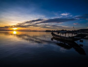 Thuy Bieu Village & Tam Giang Lagoon Day Tour