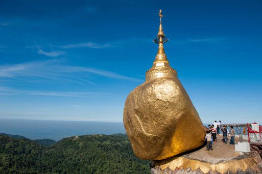 Kyaiktiyo Pagoda (Golden Rock)