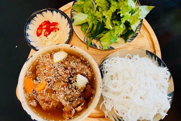 Food In Vietnam: Top 10 Must Try Vietnamese Dishes